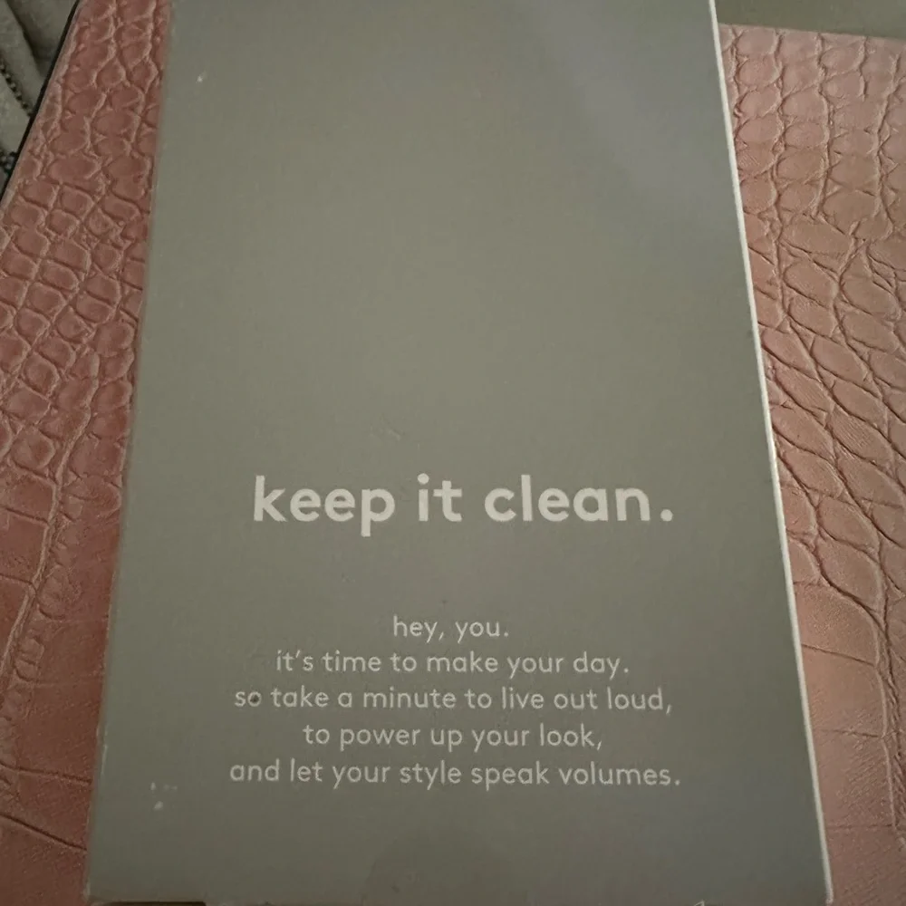 Muiltiy colored Keep It Clean' Box